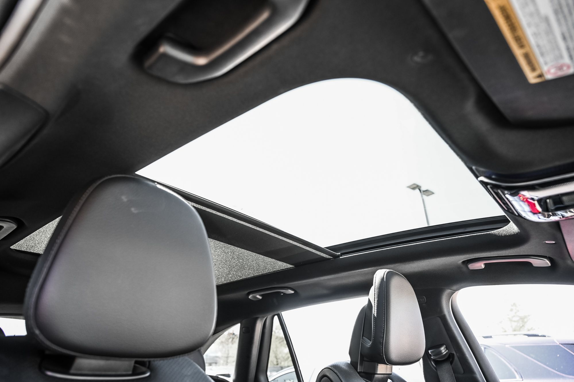 2025 Mercedes-Benz GLC300