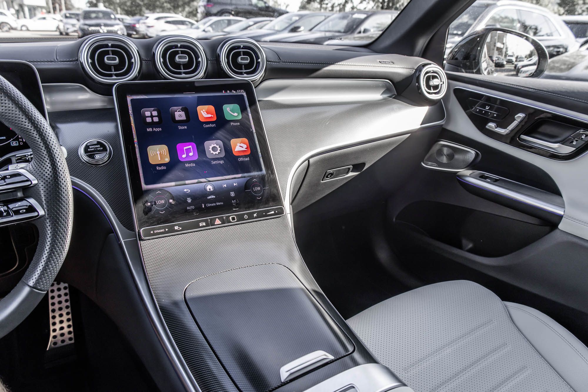 2026 Mercedes-Benz GLC300
