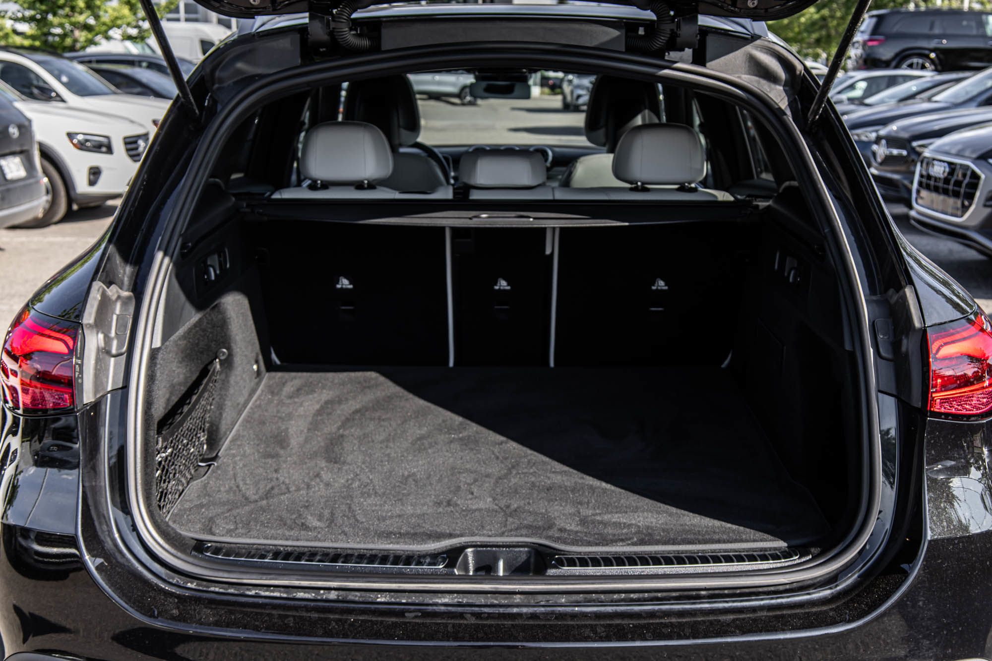 2026 Mercedes-Benz GLC300
