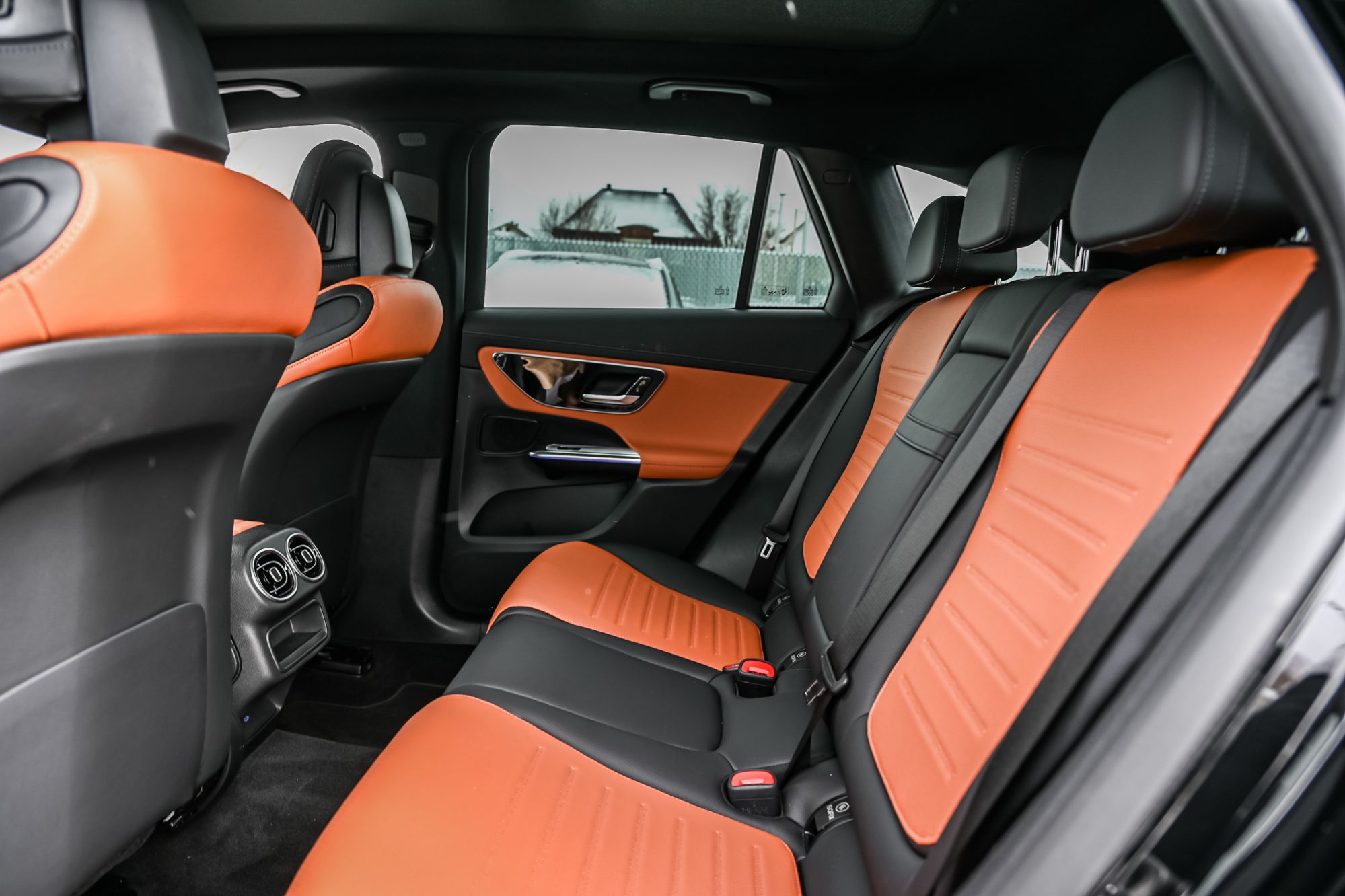 2025 Mercedes-Benz GLC350e