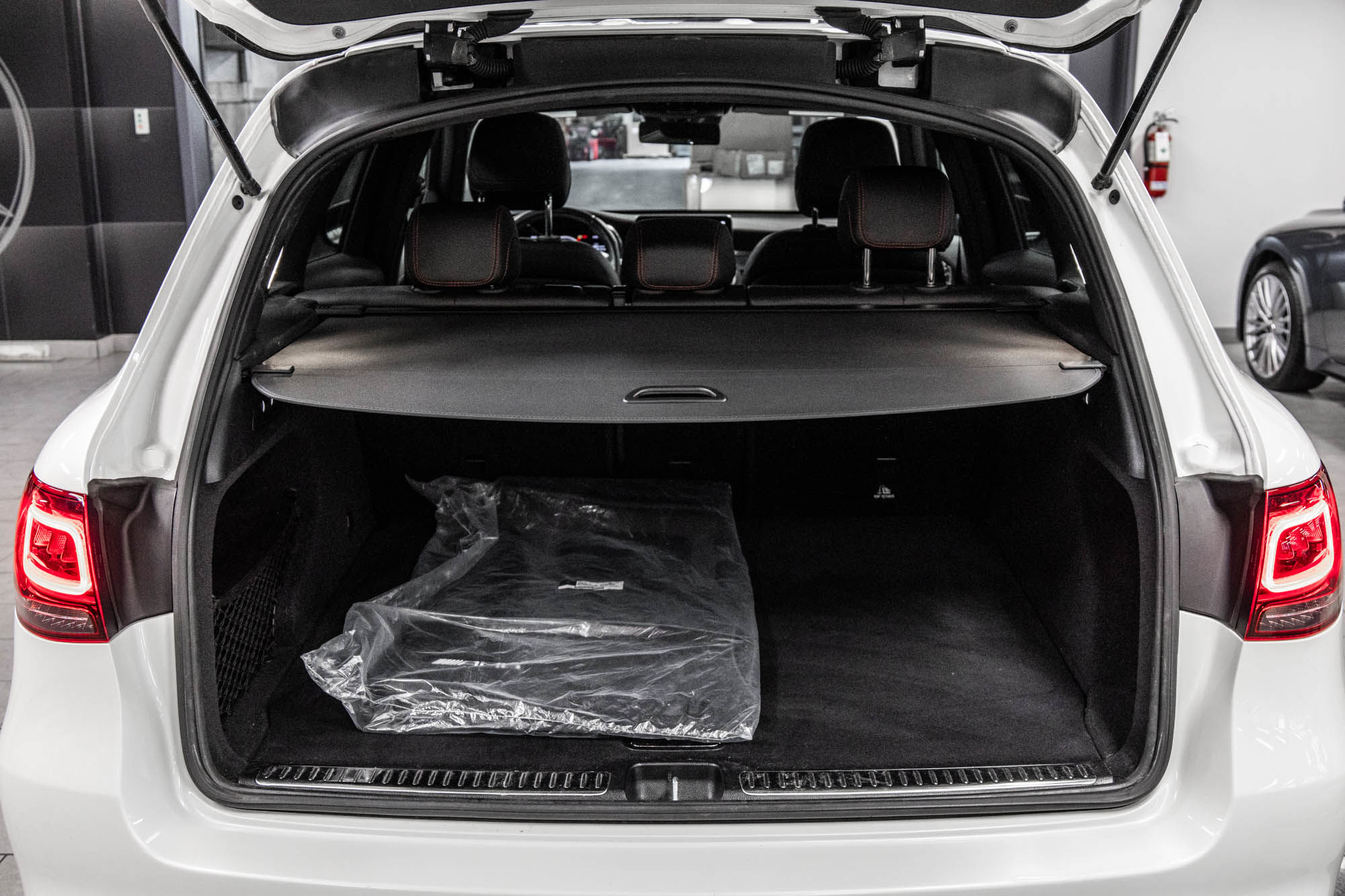 2022 Mercedes-Benz GLC43 AMG in Dollard-des-Ormeaux, Quebec