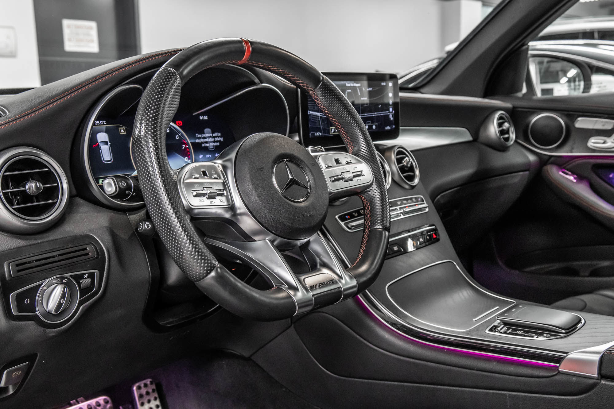 2022 Mercedes-Benz GLC43 AMG in Dollard-des-Ormeaux, Quebec
