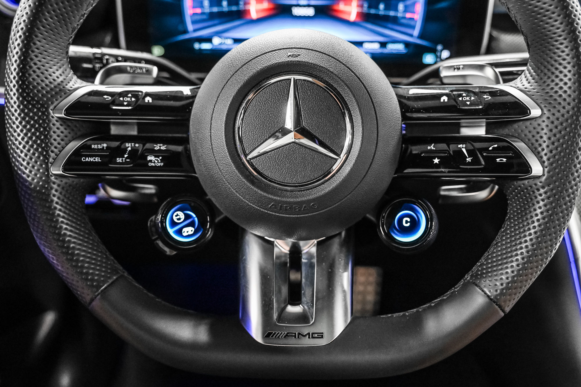 2024 Mercedes-Benz GLC43 AMG in Dollard-des-Ormeaux, Quebec