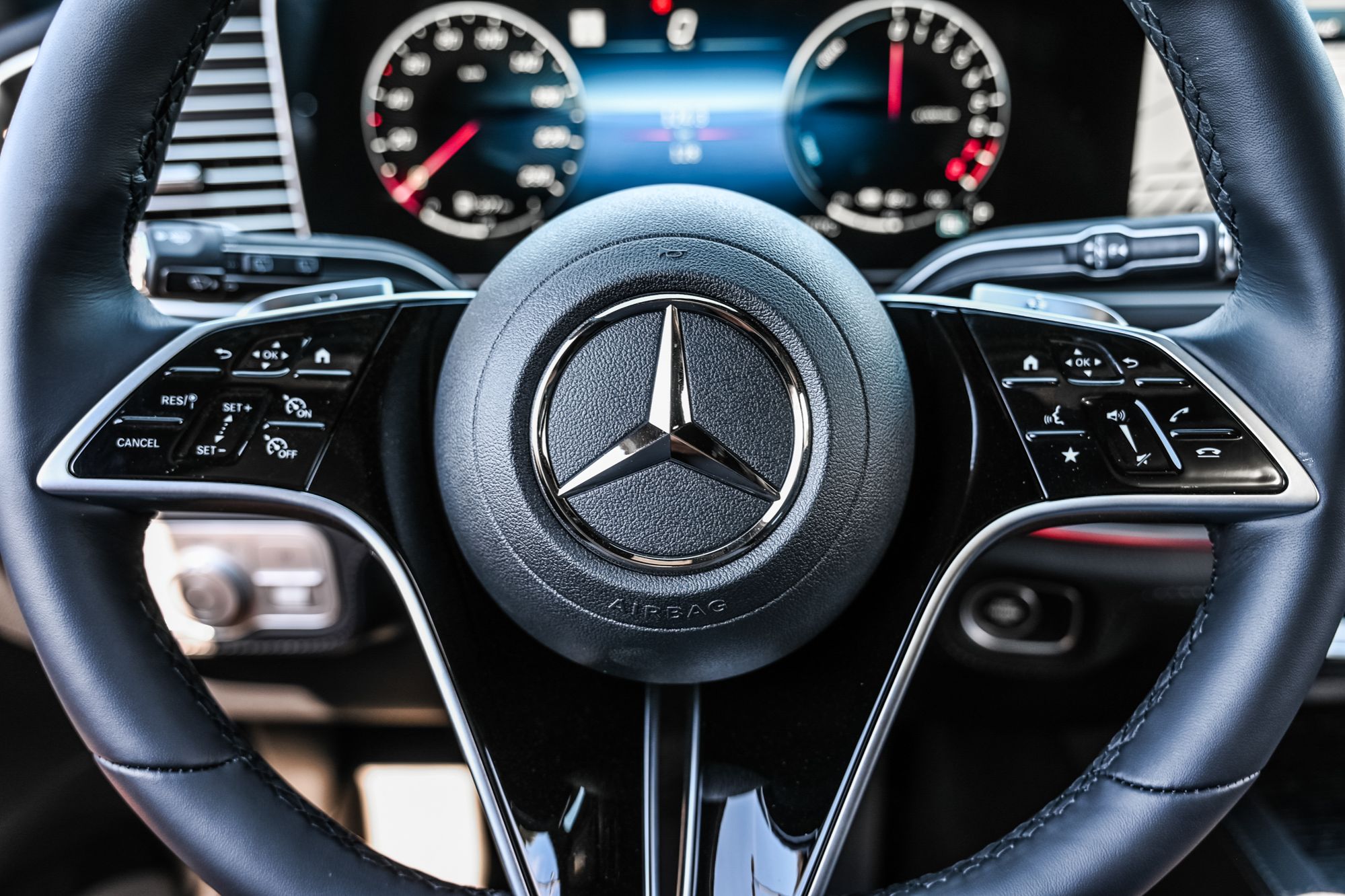 Mercedes-Benz GLE Plug-in Hybrid  2025