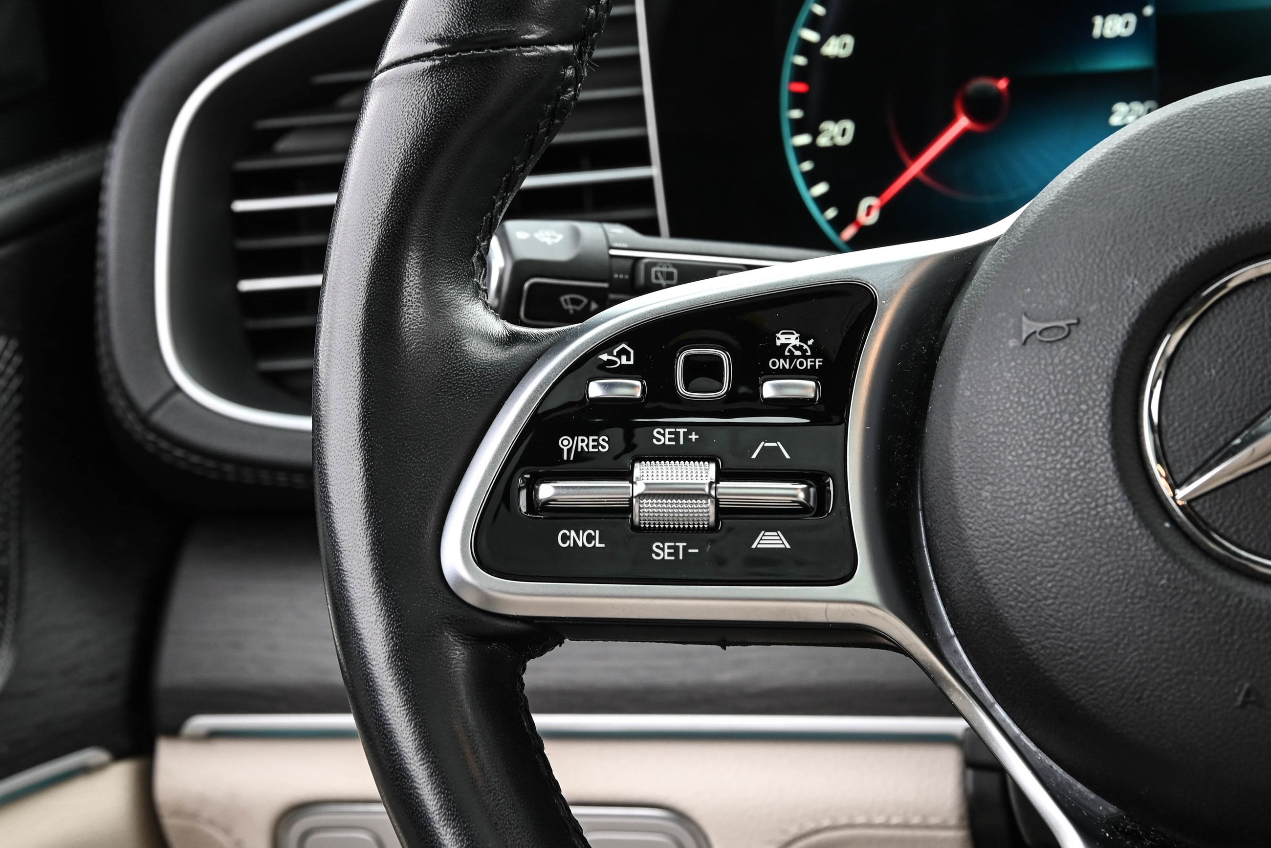 Mercedes-Benz GLE450  2023