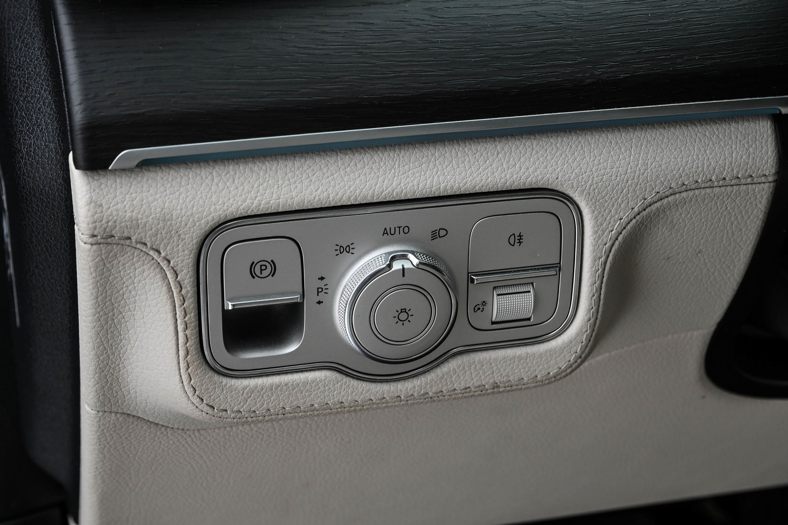 Mercedes-Benz GLE450  2023