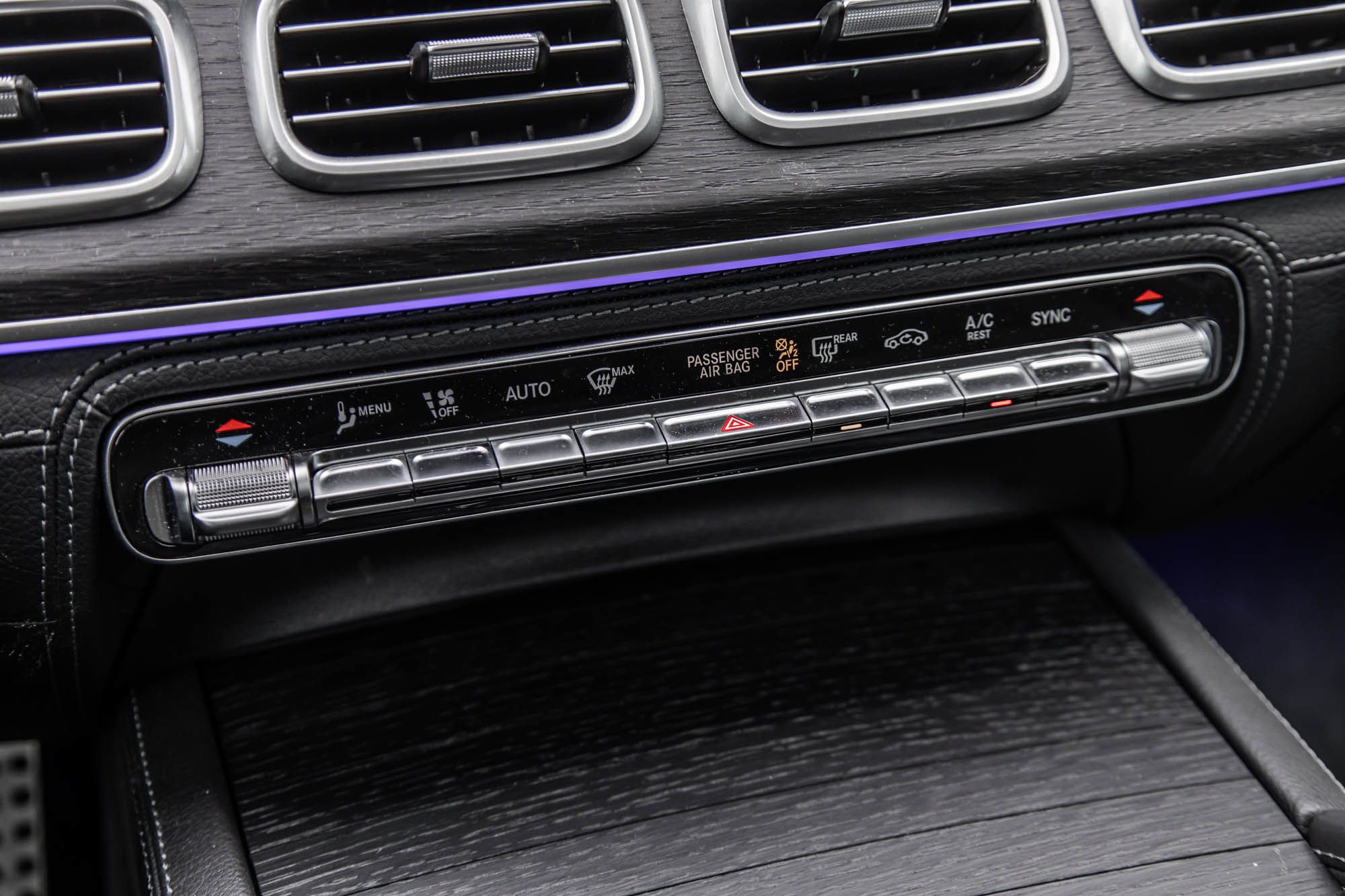 Mercedes-Benz GLE53  2024