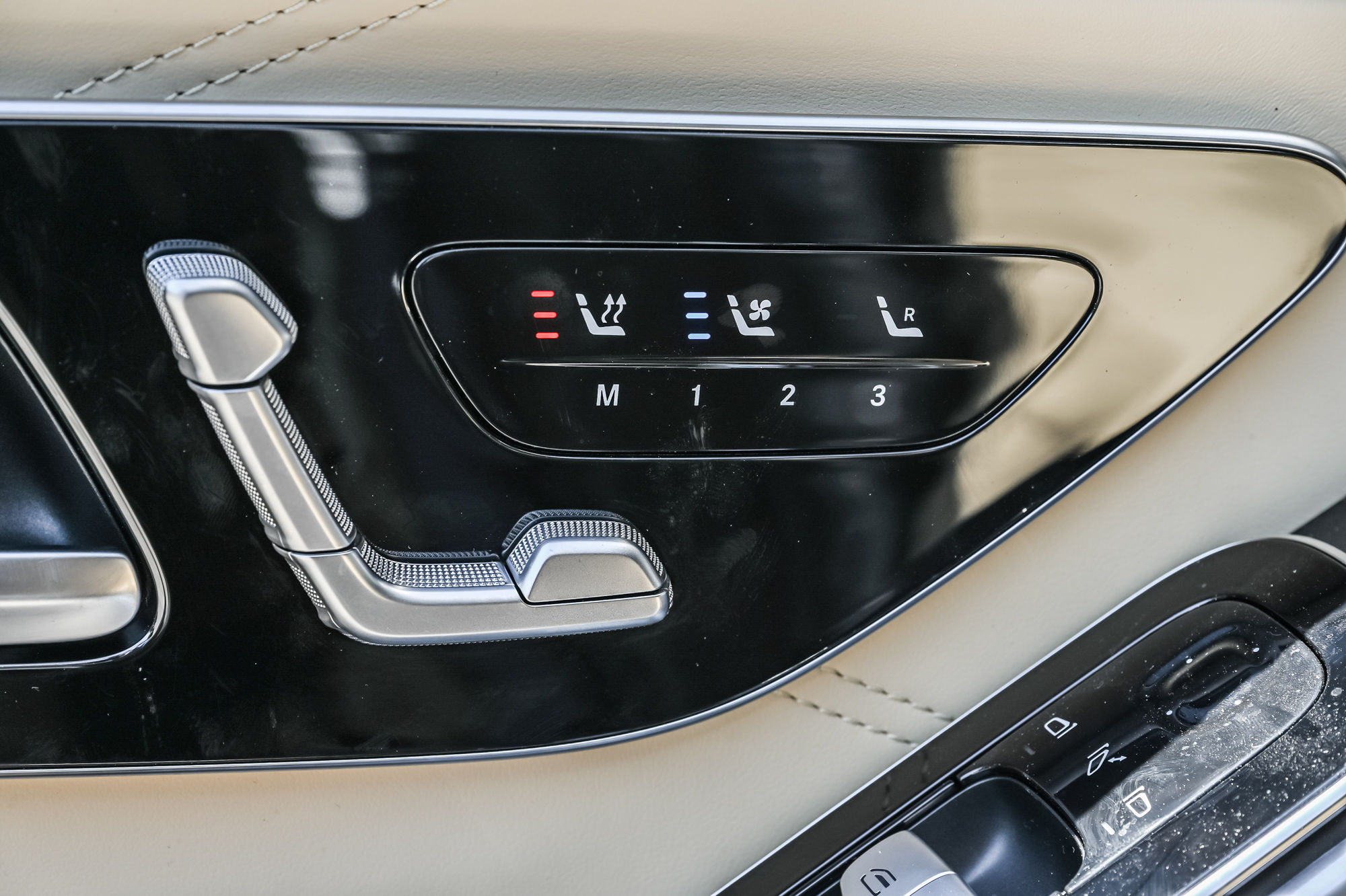 Mercedes-Benz Maybach S-Class  2024 à Dollard-des-Ormeaux, Québec