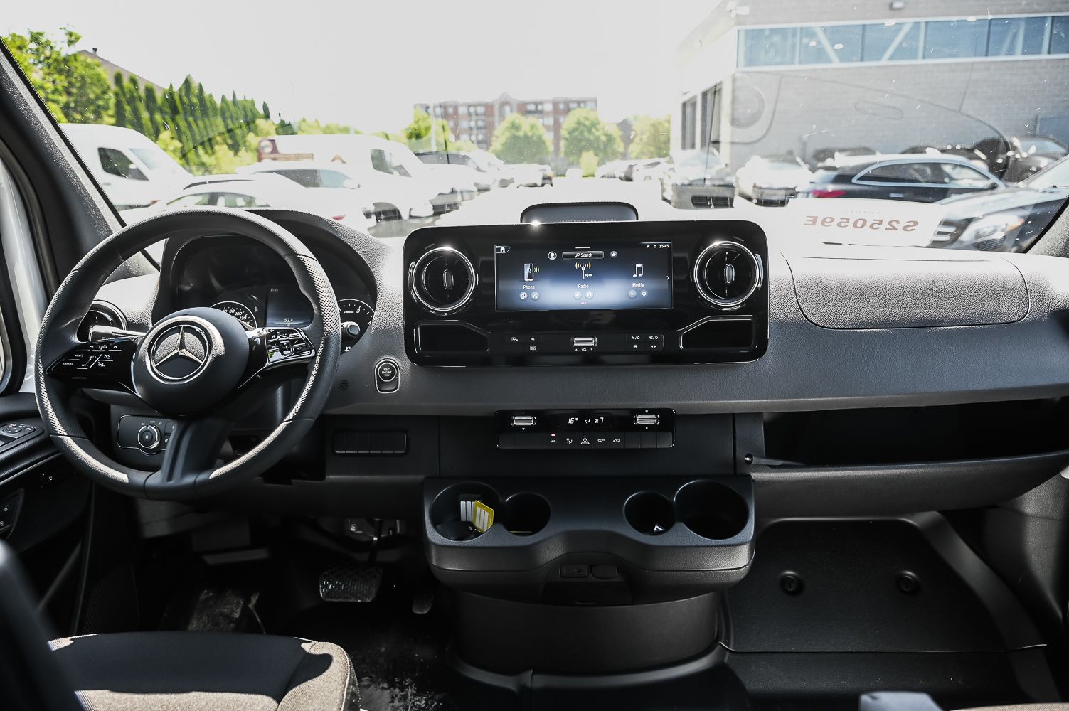 2025 Mercedes-Benz Sprinter 2500 in Dollard-des-Ormeaux, Quebec
