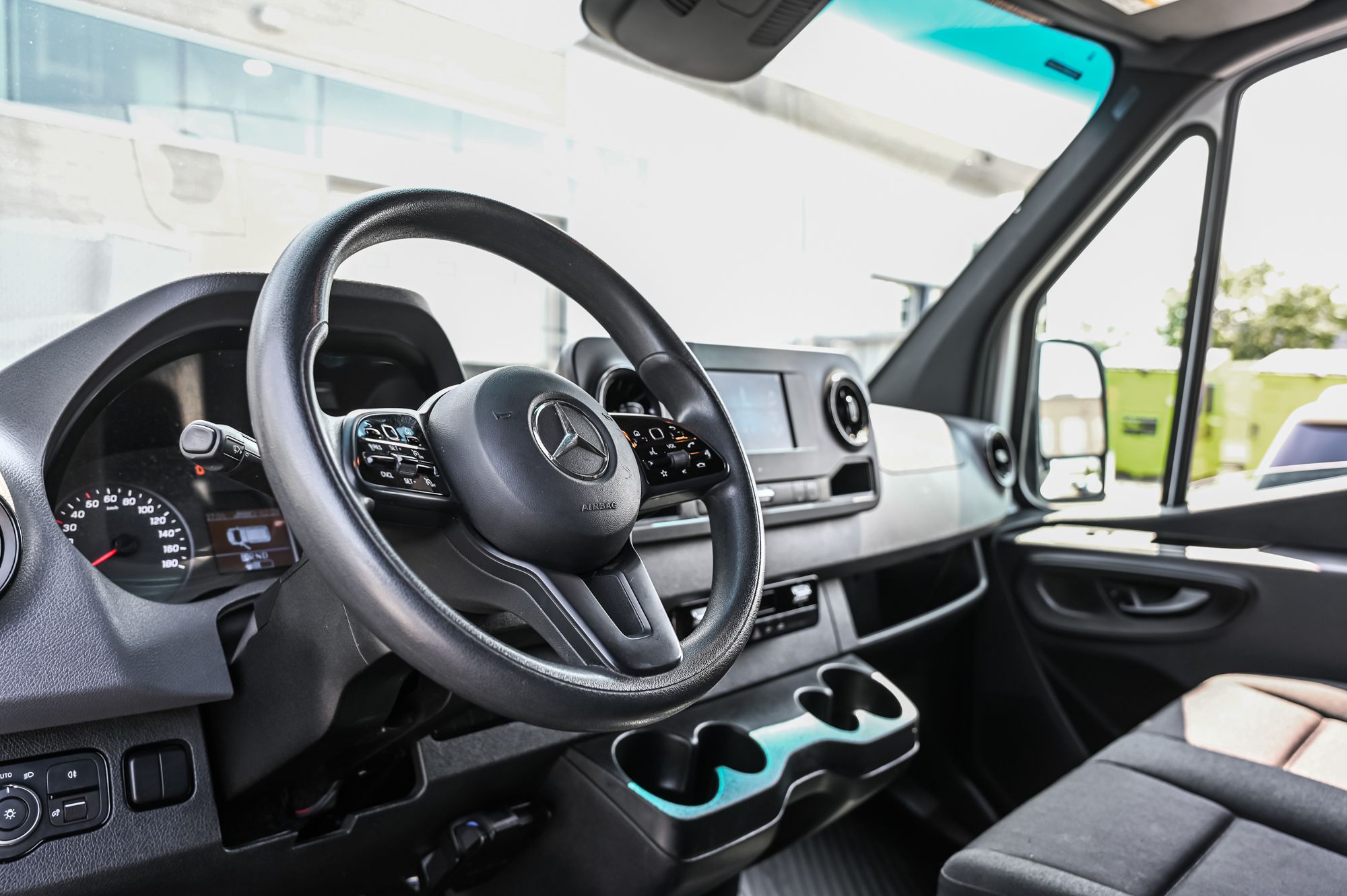 2023 Mercedes-Benz Sprinter 2500 Cargo V6 144 in Dollard-des-Ormeaux, Quebec