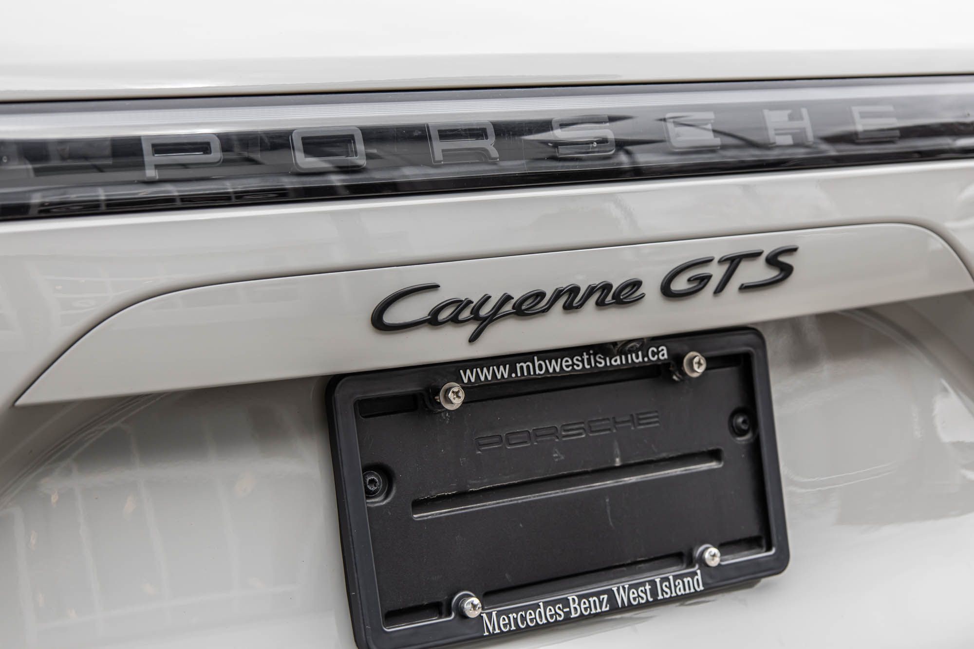 2023 Porsche Cayenne in Dollard-des-Ormeaux, Quebec