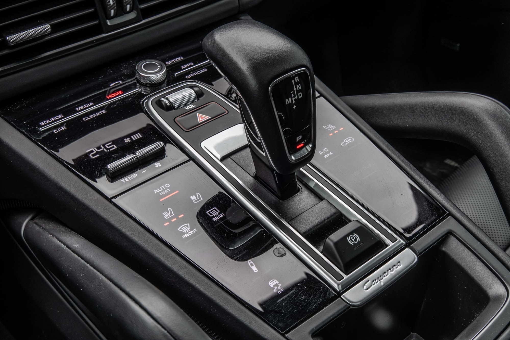 2023 Porsche Cayenne in Dollard-des-Ormeaux, Quebec