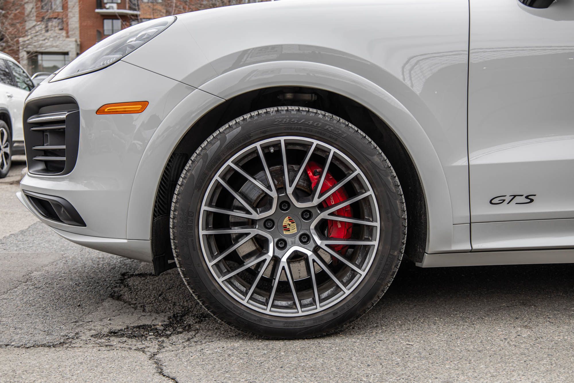 2023 Porsche Cayenne in Dollard-des-Ormeaux, Quebec