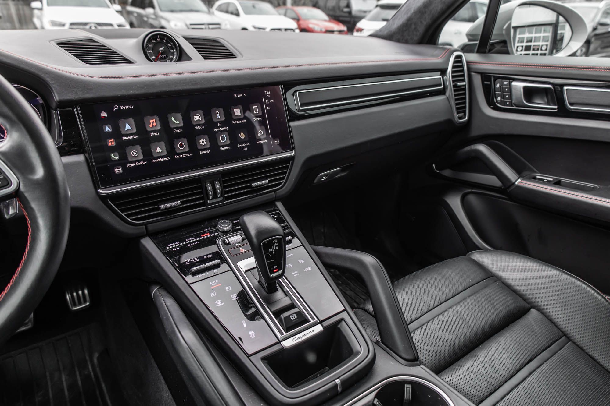 2023 Porsche Cayenne in Dollard-des-Ormeaux, Quebec