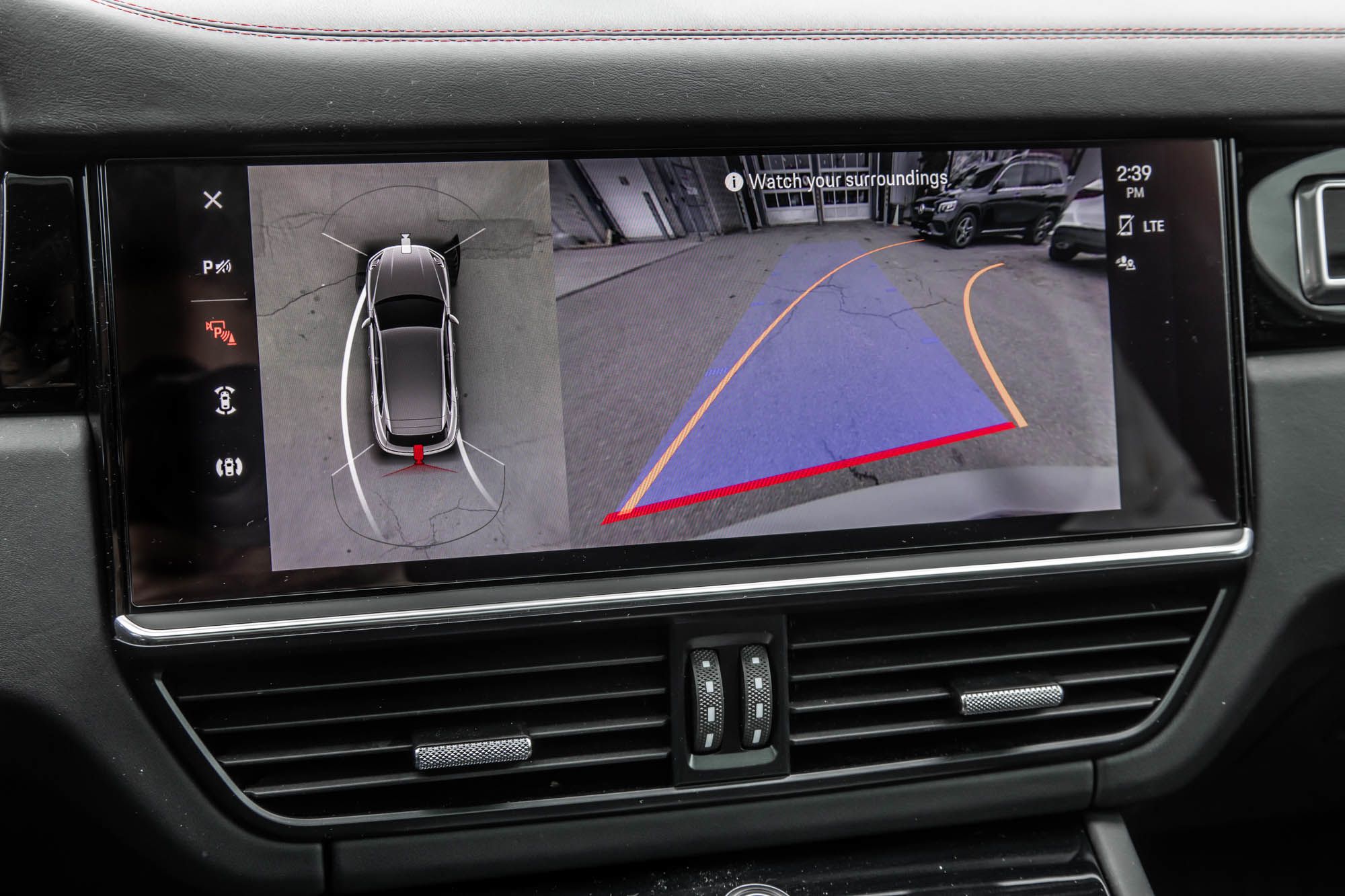 2023 Porsche Cayenne in Dollard-des-Ormeaux, Quebec