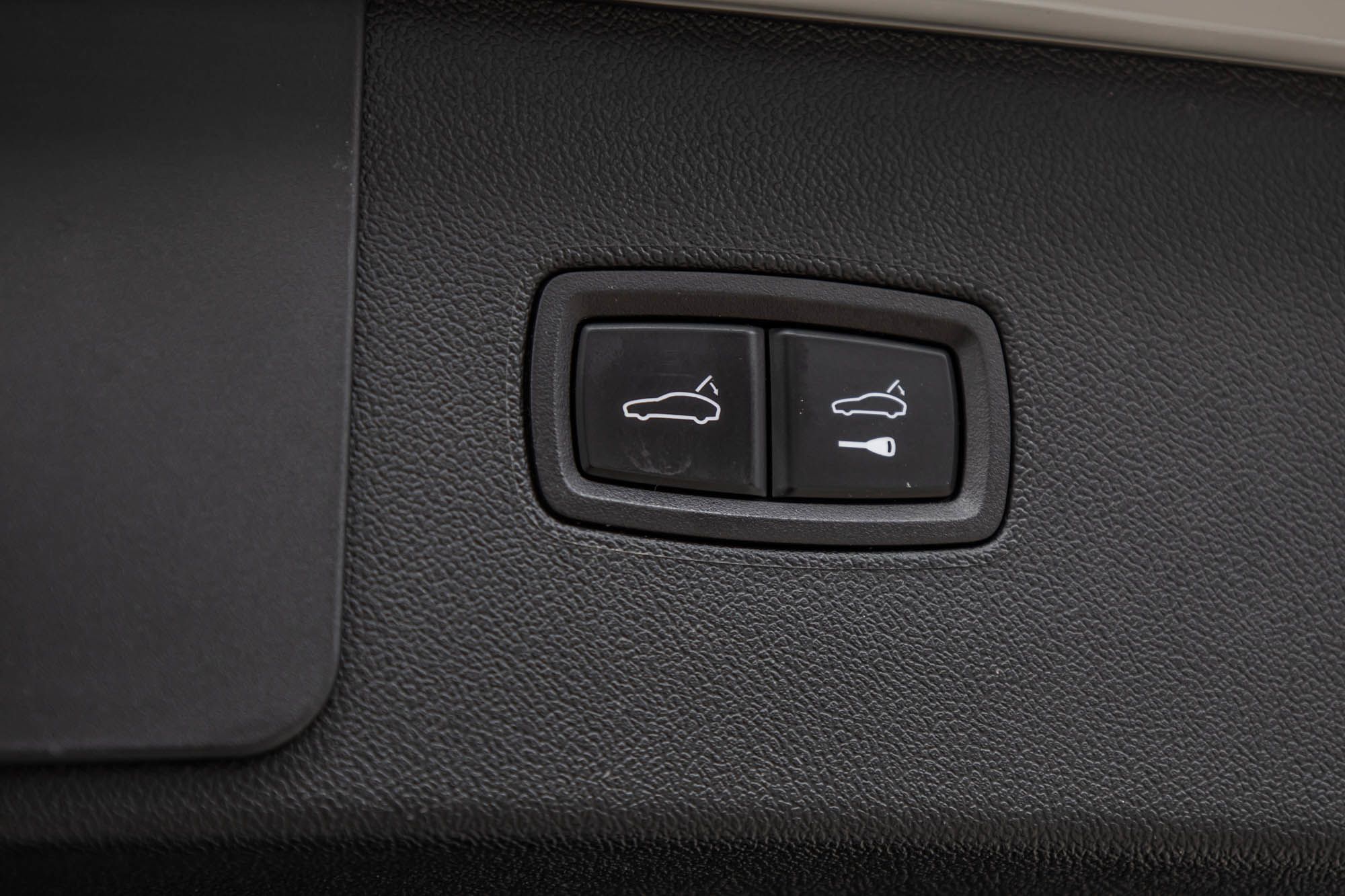 2023 Porsche Cayenne in Dollard-des-Ormeaux, Quebec