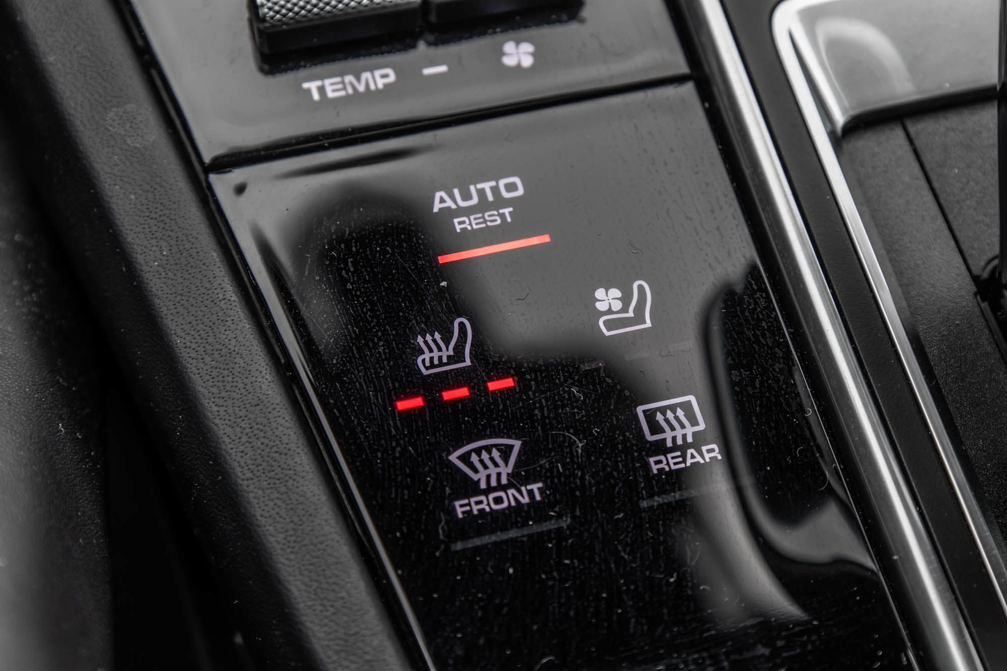 2023 Porsche Cayenne in Dollard-des-Ormeaux, Quebec