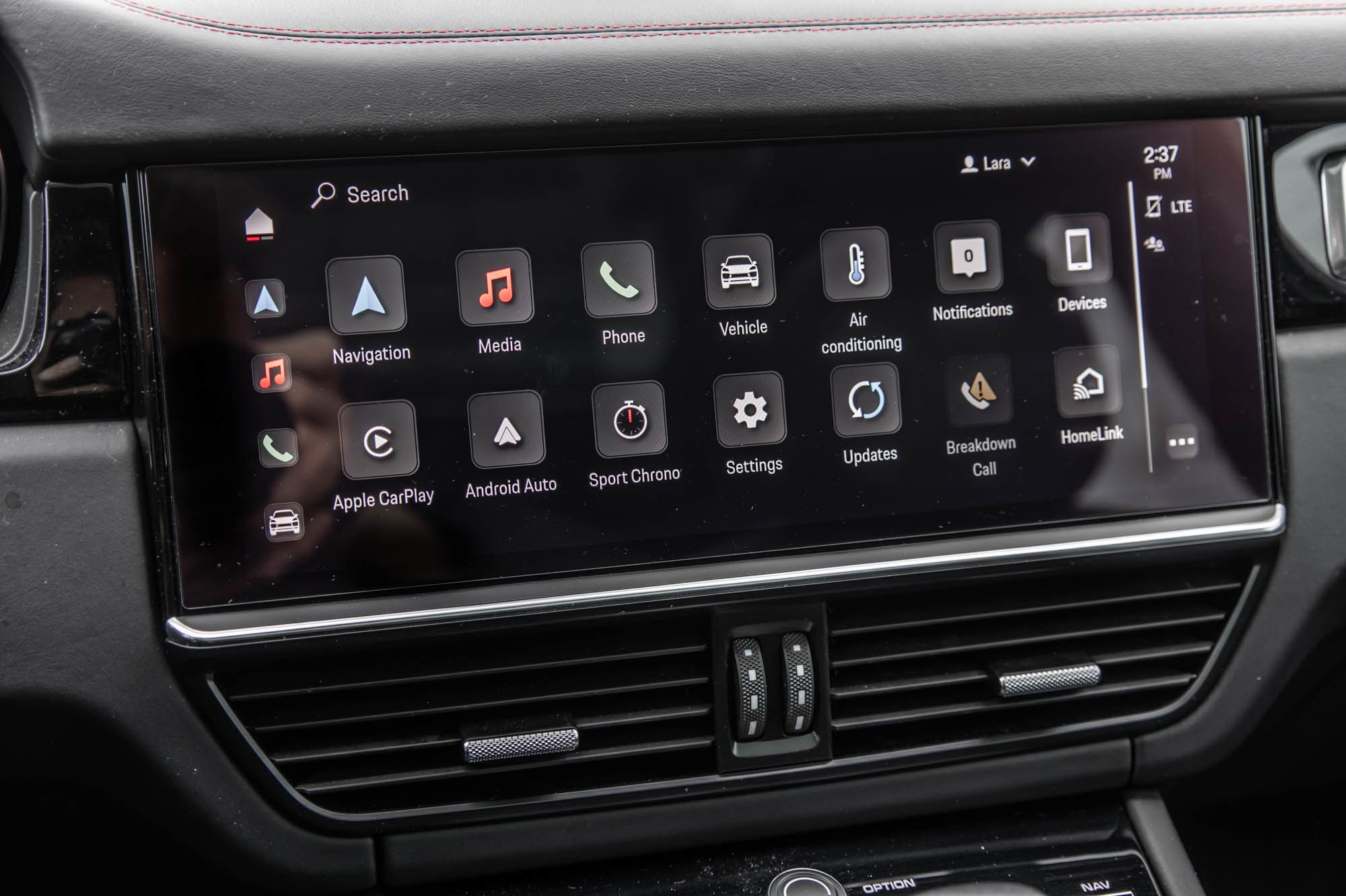 2023 Porsche Cayenne in Dollard-des-Ormeaux, Quebec