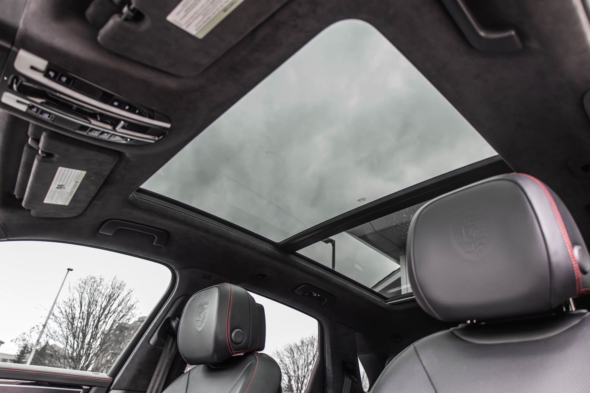 2023 Porsche Cayenne in Dollard-des-Ormeaux, Quebec