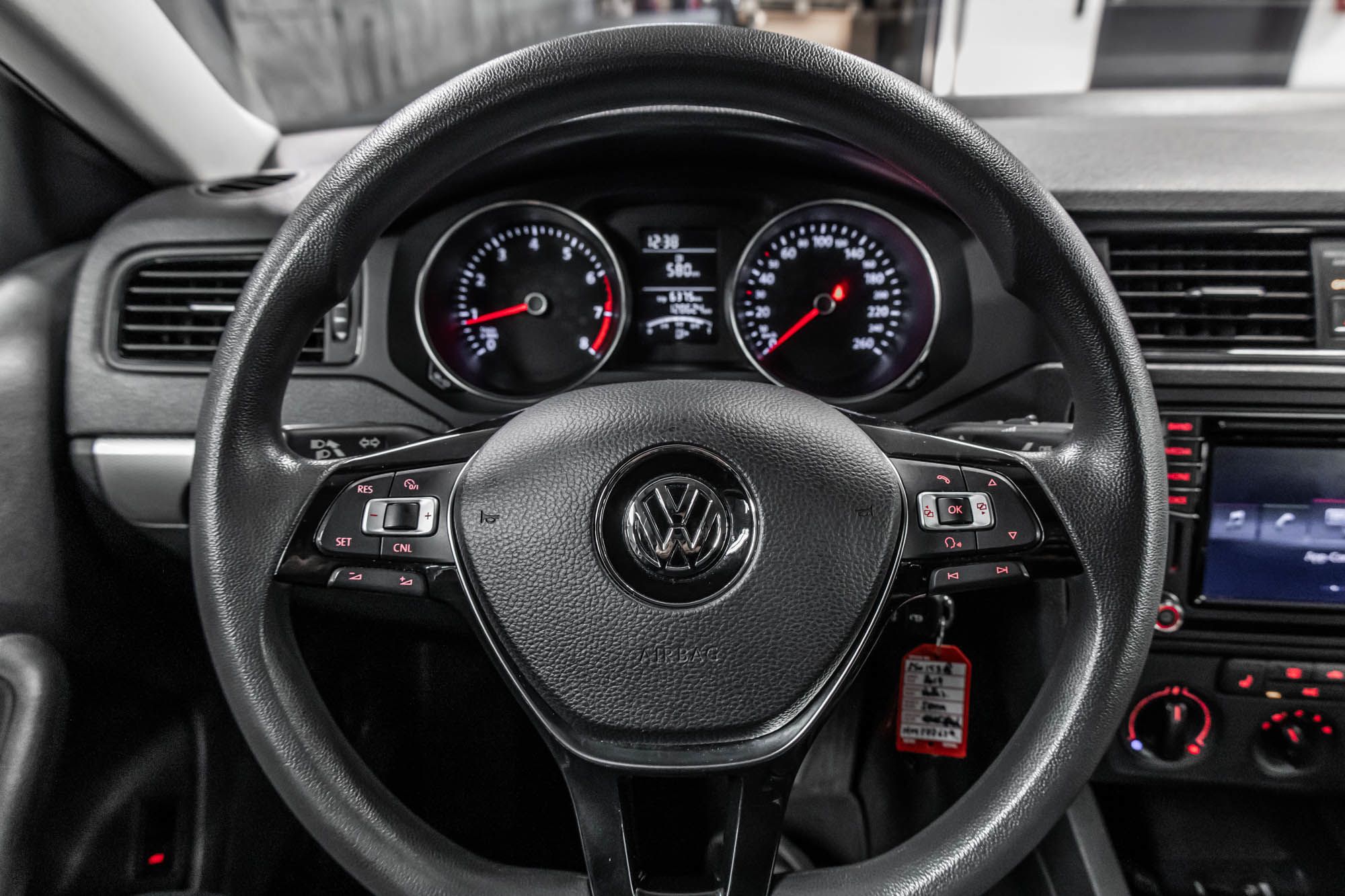 Volkswagen Jetta  2017