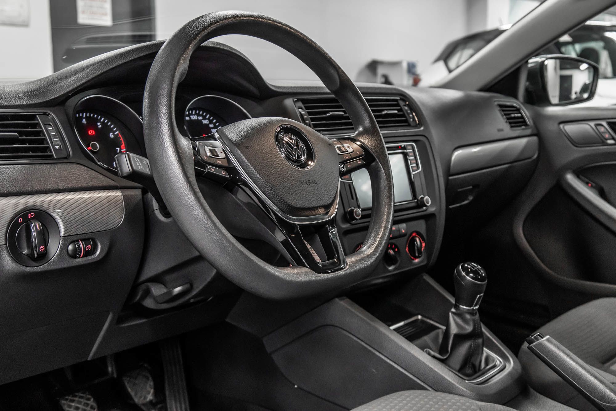 Volkswagen Jetta  2017