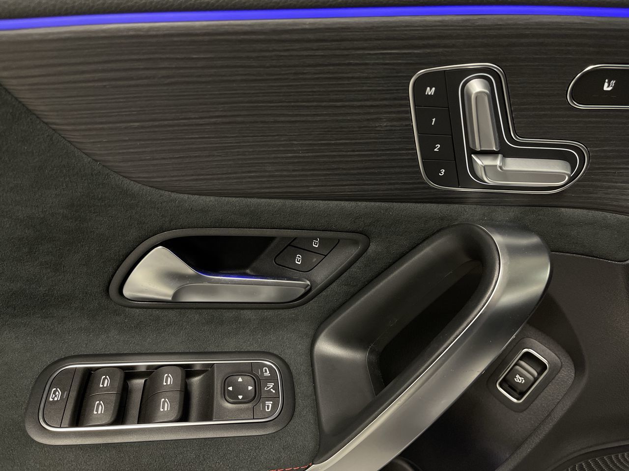 Mercedes-Benz A220  2022