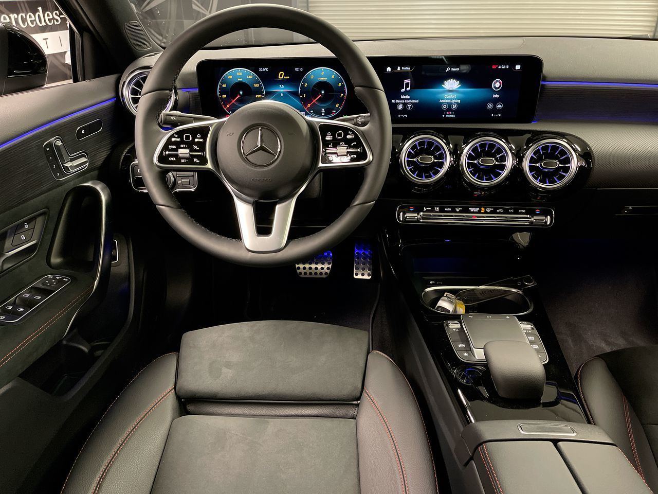 Mercedes-Benz A220  2022