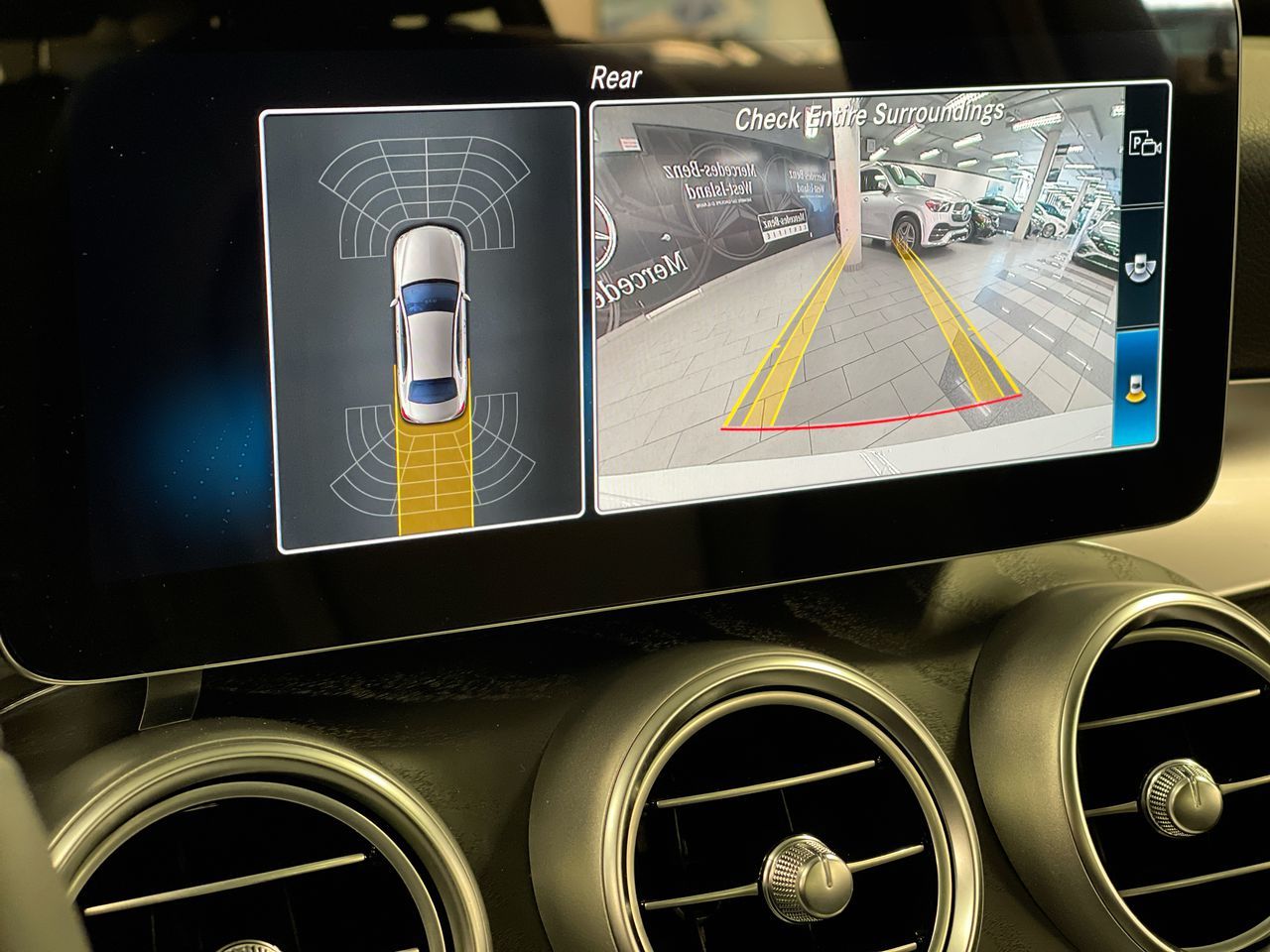 Mercedes-Benz C300  2021