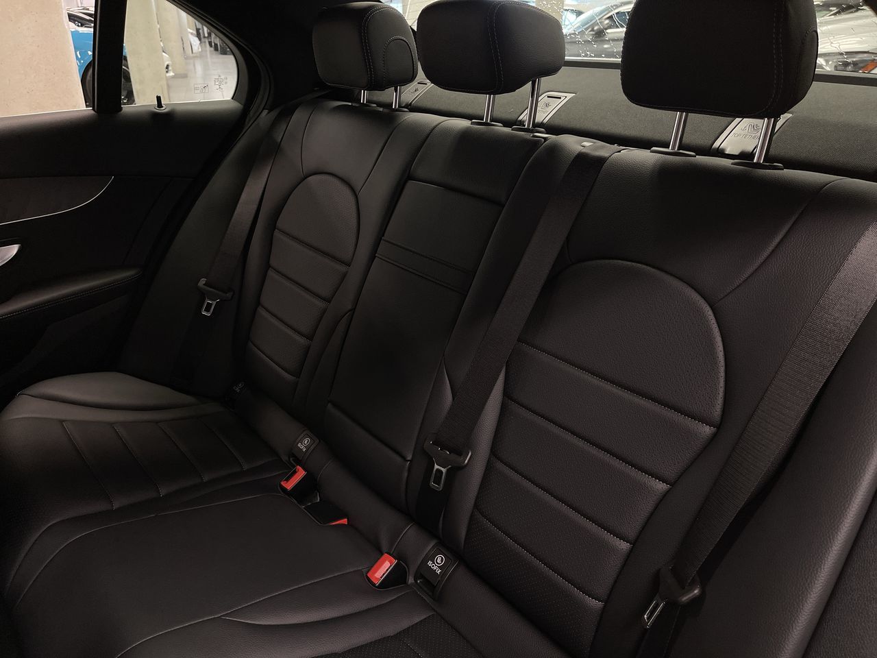 Mercedes-Benz C300  2021