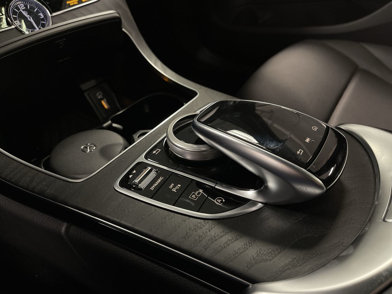 Mercedes-Benz C300  2021