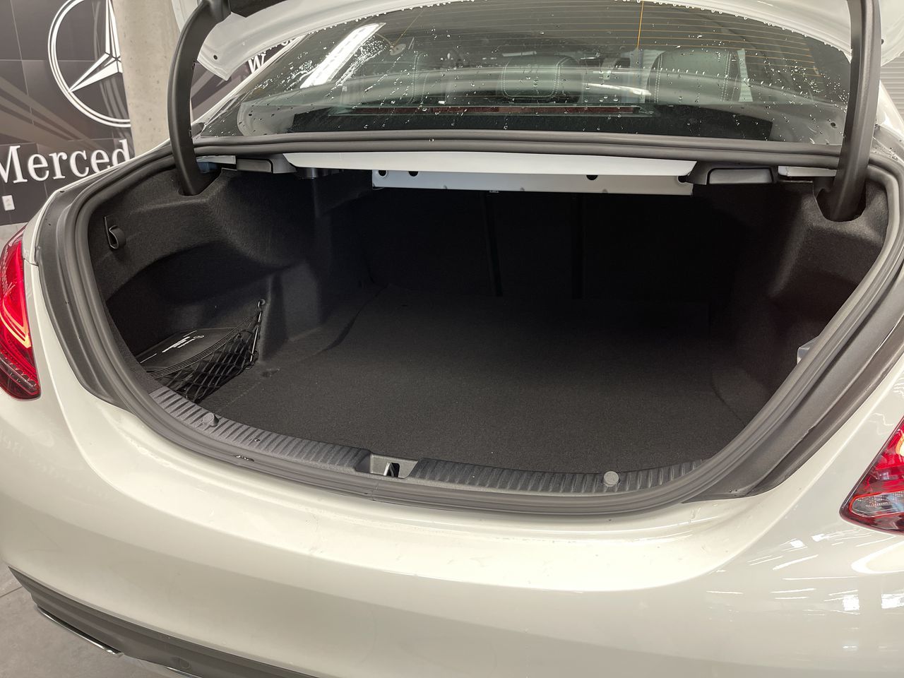 Mercedes-Benz C300  2021