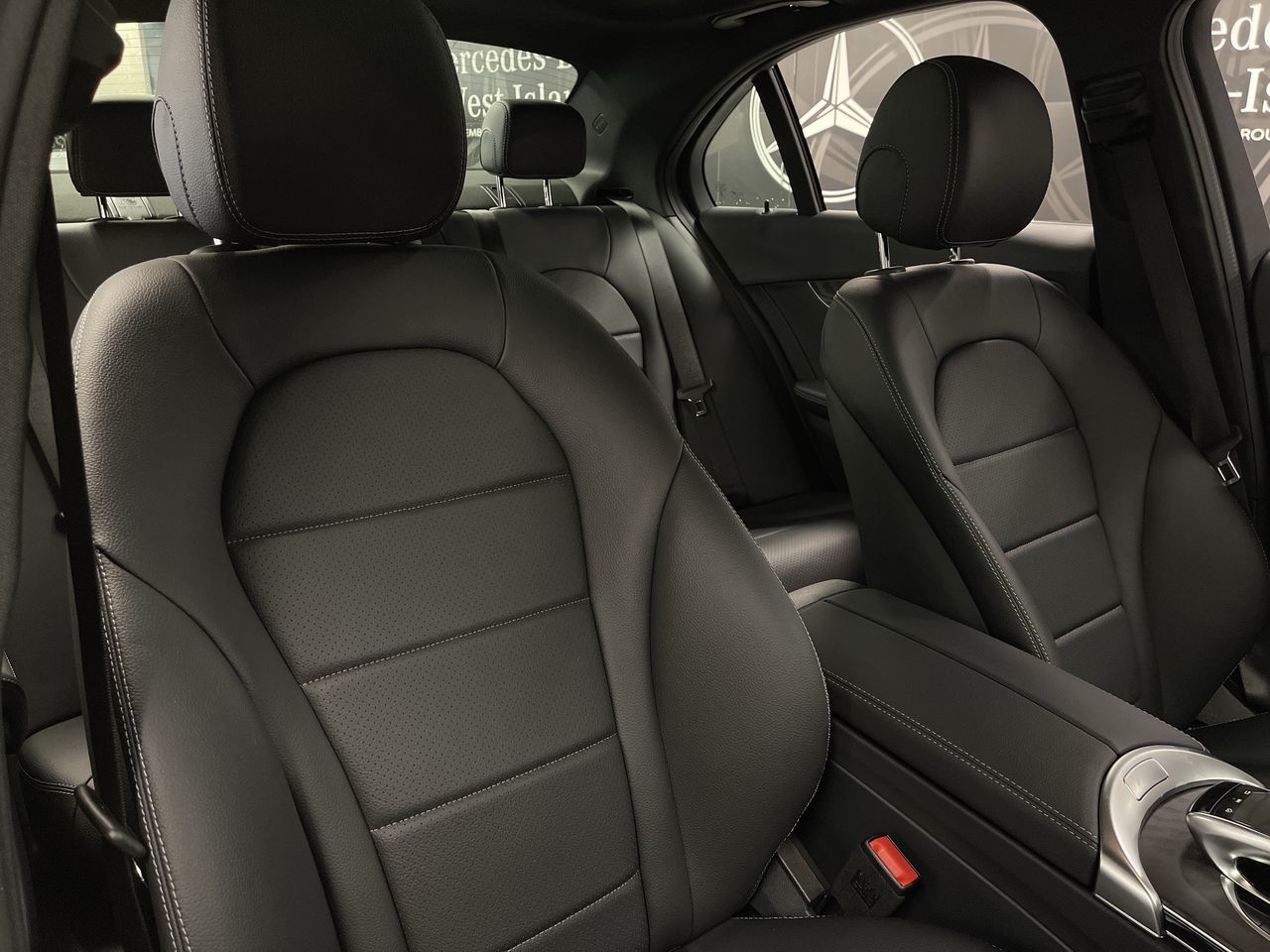 Mercedes-Benz C300  2021