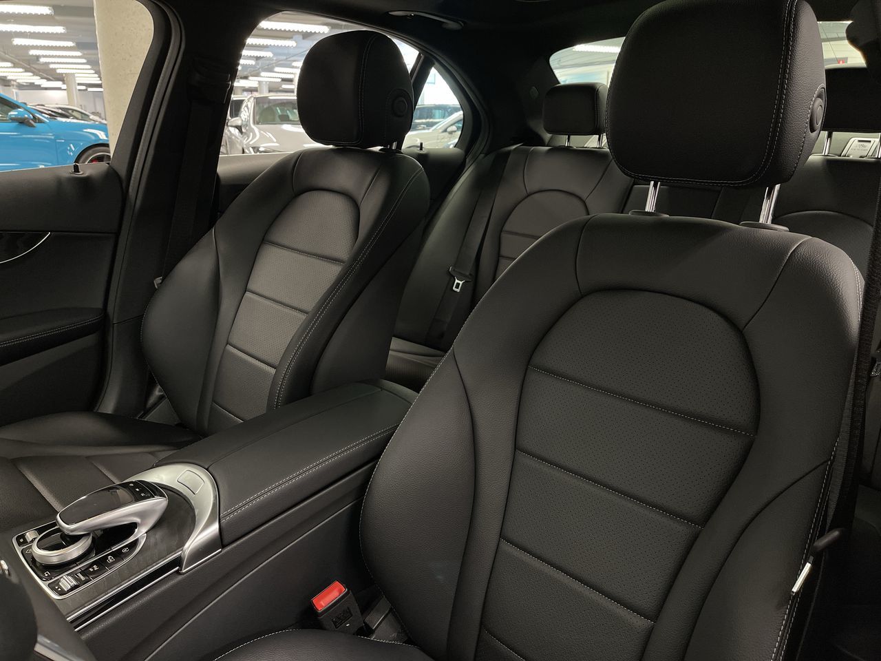 Mercedes-Benz C300  2021