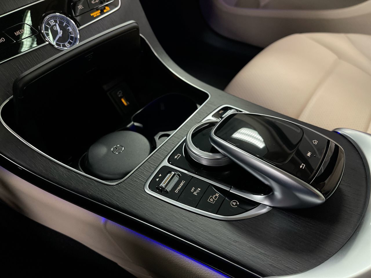 Mercedes-Benz C300  2021