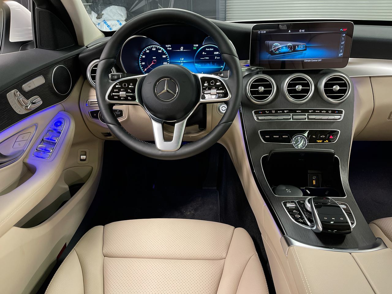 Mercedes-Benz C300  2021