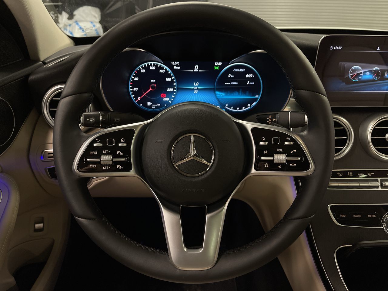 Mercedes-Benz C300  2021
