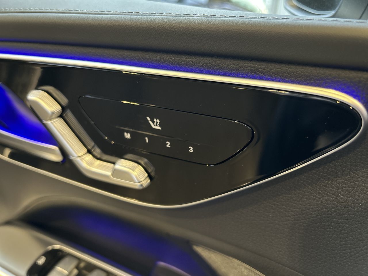 2023 Mercedes-Benz C300