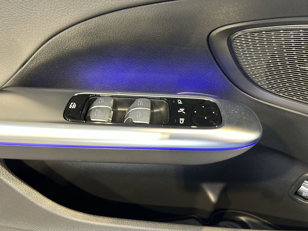 2023 Mercedes-Benz C300