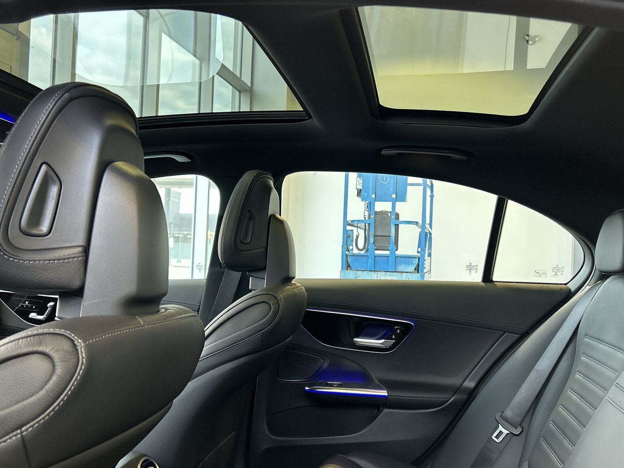 2023 Mercedes-Benz C300