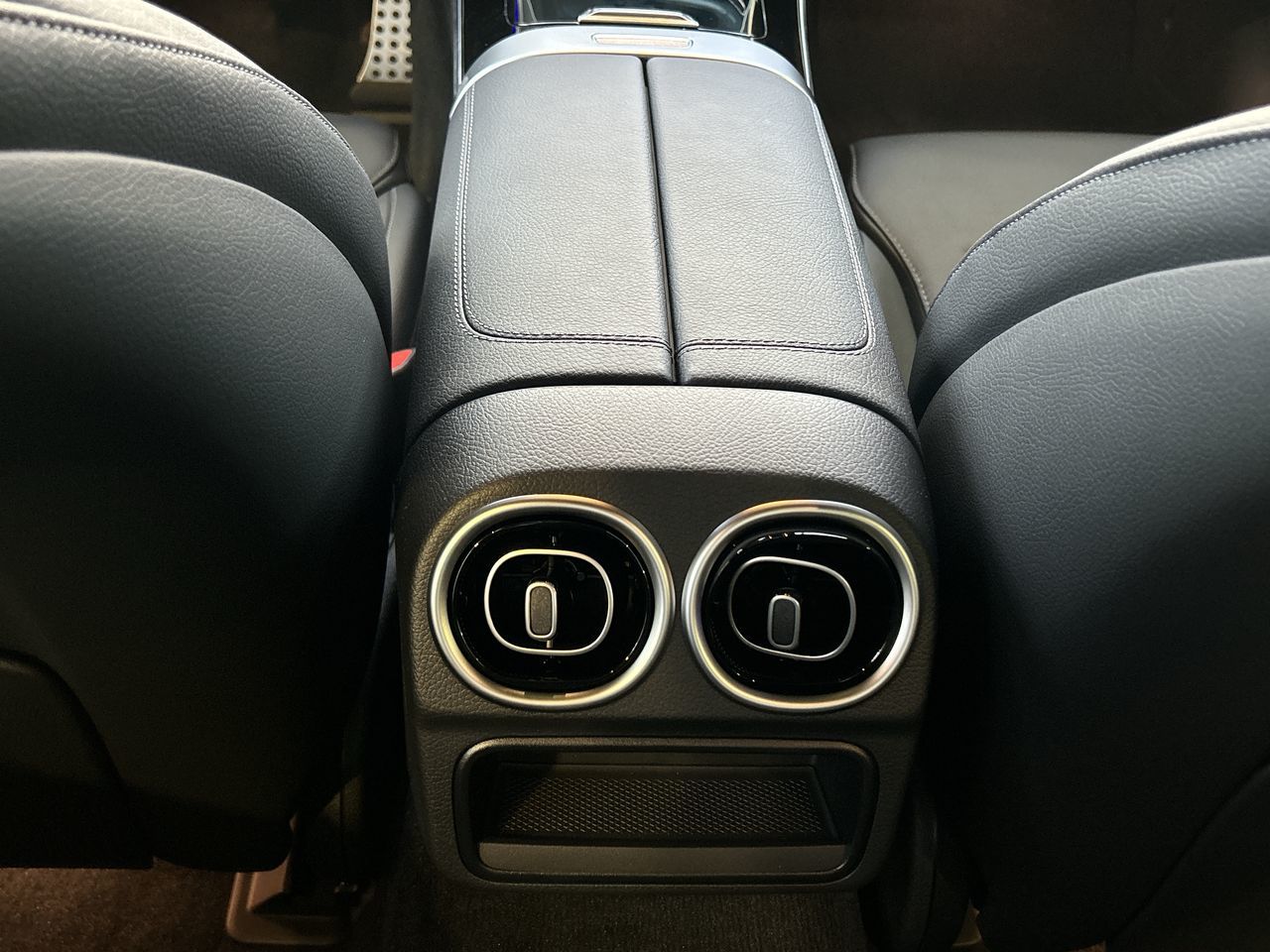 2023 Mercedes-Benz C300