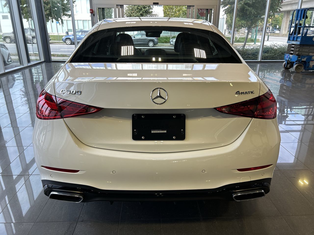 2023 Mercedes-Benz C300