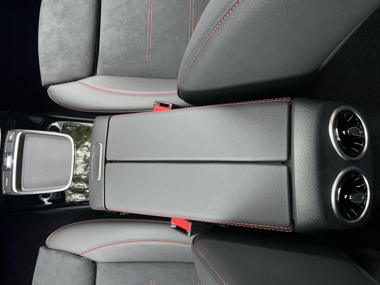 Mercedes-Benz CLA  2025