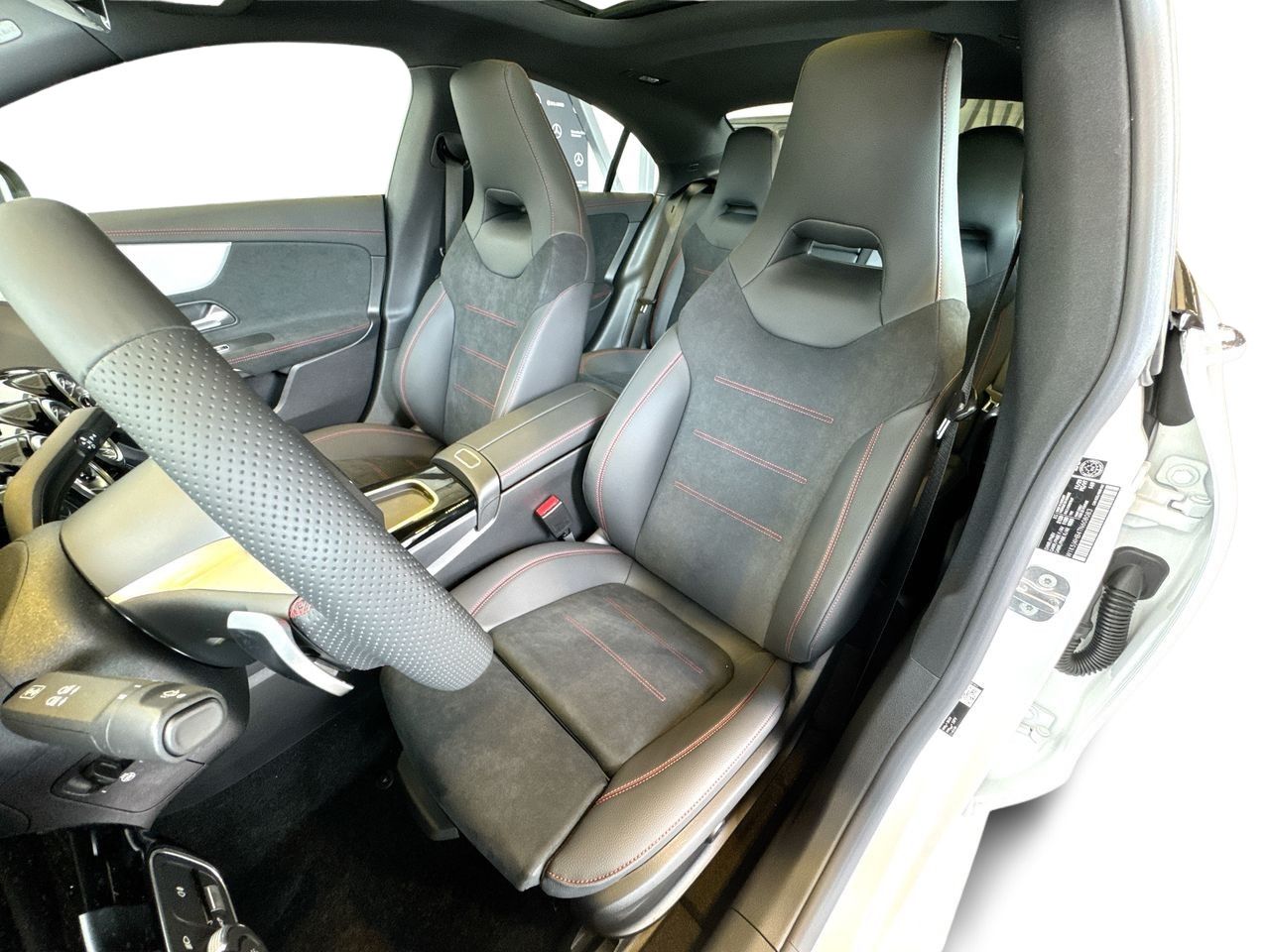 Mercedes-Benz CLA  2026