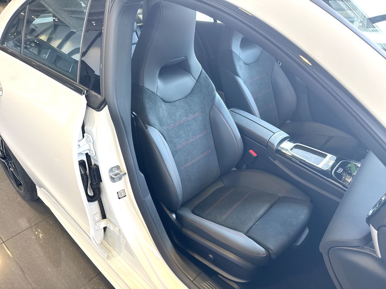 Mercedes-Benz CLA  2026