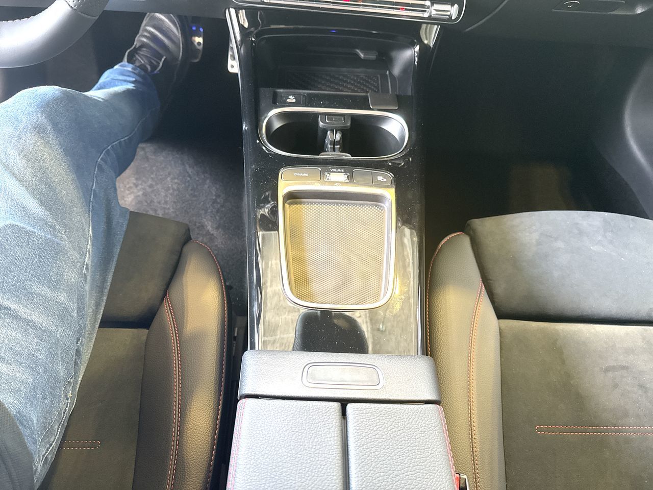 Mercedes-Benz CLA  2026