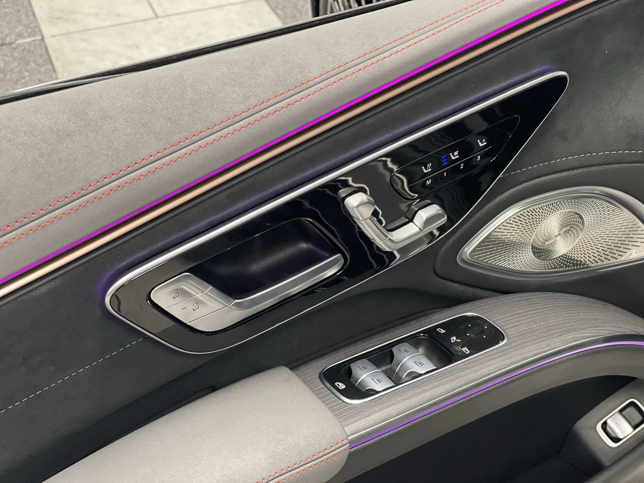 Mercedes-Benz EQS450  2023