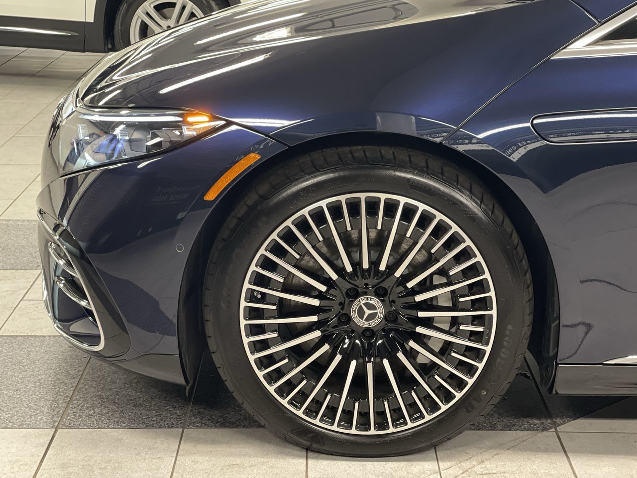 Mercedes-Benz EQS450  2023