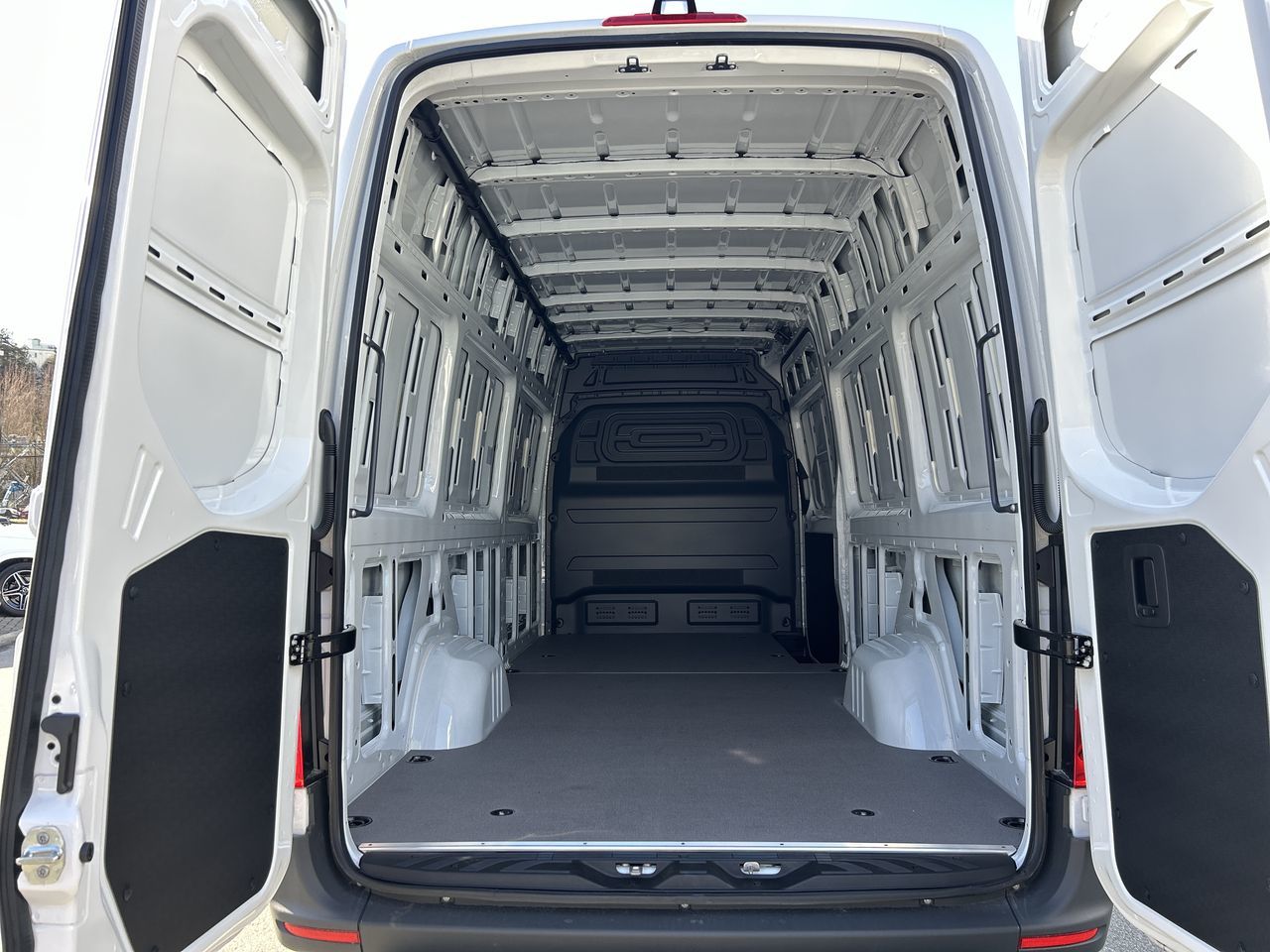 2025 Mercedes-Benz ESprinter