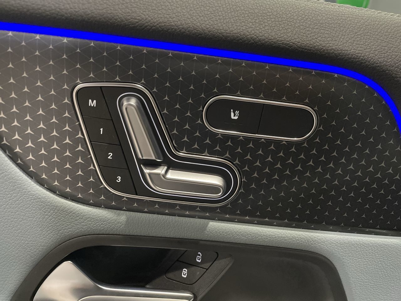 Mercedes-Benz GLA  2025