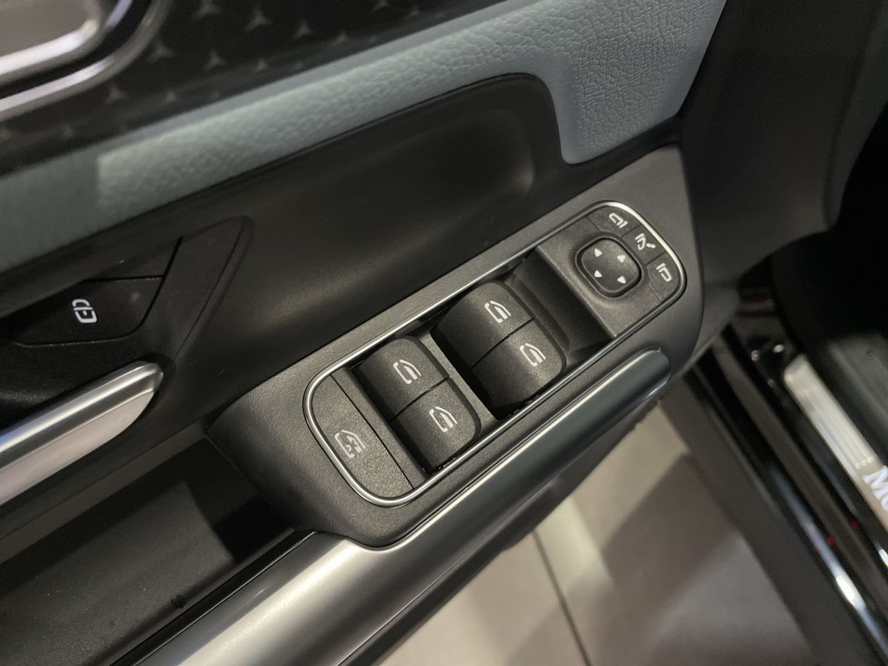Mercedes-Benz GLA  2025
